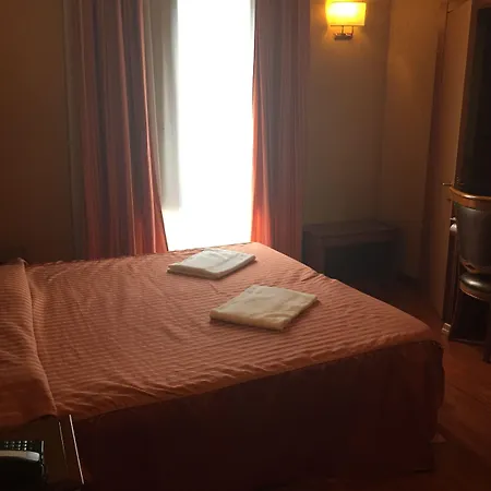 Hotel Divine