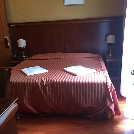 Divine Hotel 2*