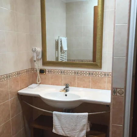 Szálloda Divine 2*