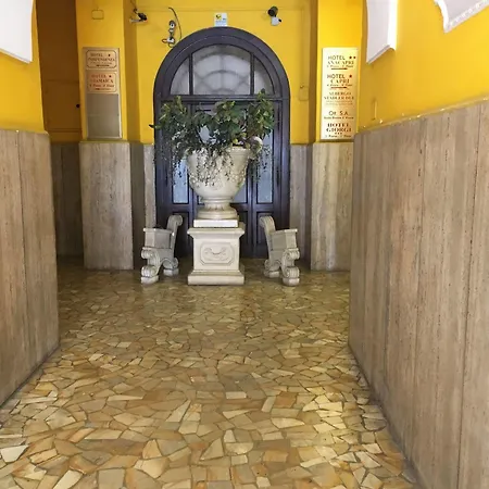 Szálloda Divine 2*